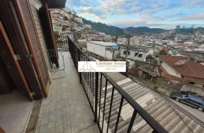 Imperdível oportunidade de adquirir uma casa em teresópolis-rj, no bairro são pedro, com 2 quartos e 1 suíte - 80m².