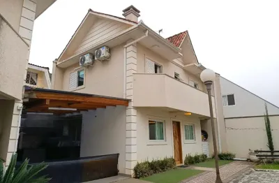 Sobrado 3 dormitorios (1 suite) não geminado com lareira, semi mobiliado