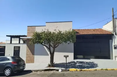 Casa comercial à venda na Vila Industrial, Bauru 