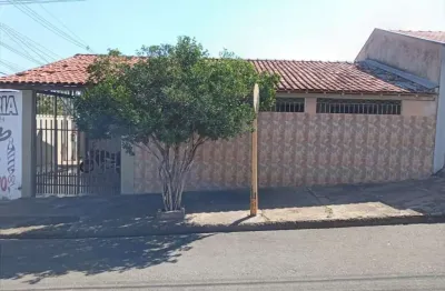 Casa com 3 quartos à venda no Jardim Vitória, Bauru 