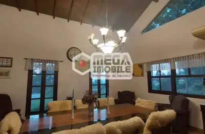 Espetacular casa em rancho queimado! aconchegante e espaçosa