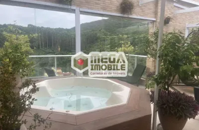 Bela cobertura itacorubi, terraço amplo,vista montanha /mar,2 dorm ,lazer