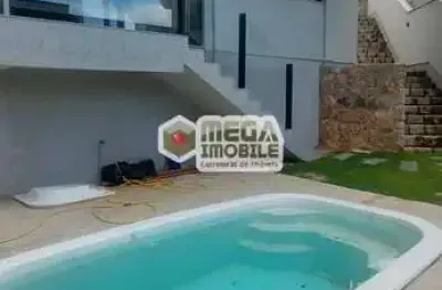 Ampla casa de alto padrão à venda bairro parque são jorge.3 suítes,piscina