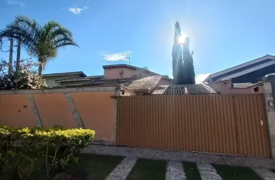 Linda casa-Vila Petropolis  Atibaia- Vista Pedra Grande. Aceito Permuta.