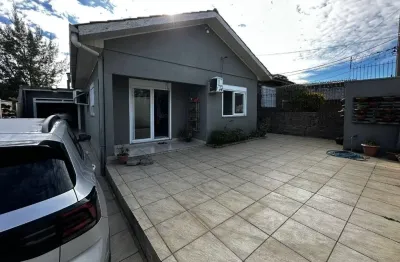 Casa térrea em região alta moderna com espaço gourmet e amplo terreno