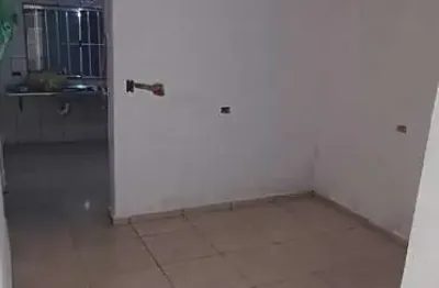 Casa com 2 quartos para alugar em Americanópolis, São Paulo , 45 m2 por R$ 1.300