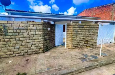 Casa 3 quartos, sendo 1 suíte, no bairro da santa lúcia