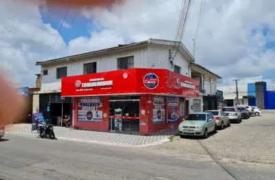 Prédio comercial e residencial no tabuleiro do martins