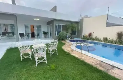 Casa com 4 quartos com piscina e jardim à venda no condomínio amans