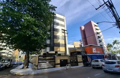 Apartamento com 3 quartos a apenas uma quadra da praia da ponta verde.