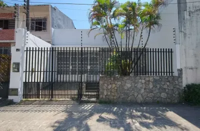 Casa com 3 quartos para alugar na Rua Santa Cruz, 201, Farol, Maceió
