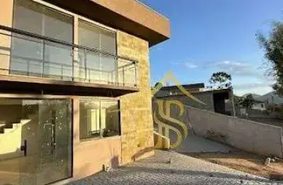 Casa à venda com 63m² de área útil em nova suíça nova friburgo
