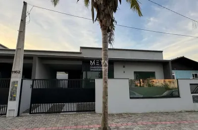 Casa à venda no bairro itacolomi - balneário piçarras/sc