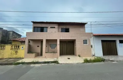 Casa para vender com 4 quartos 3 suítes no bairro cohatrac iv  proximo ao shopping passeio