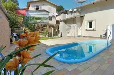 Lindissima casa em farroupilha com piscina e energia solar