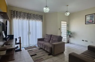 Excelente sobrado à venda em localização estratégica do  jardim altos do itavuvu