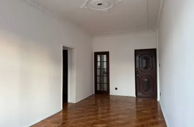 Apartamento 3 quartos com lazer no coração de icaraí  excelente oportunidade para quem busca localização privilegiada e uma planta generosa em um dos bairros mais desejados de niterói, a poucos passos