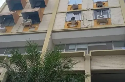 Localização privilegiada no coração do ingá, apartamento 03 quartos (01 suíte), varanda e com excelente infraestrutura de receber (piscina, sauna, churrasqueira, playground, quadra poliesportiva)