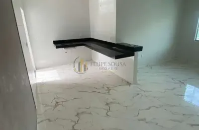 Excelente casa com área privativa no senhora das graças 2 quartos fino acabamento