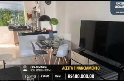 Linda casa com fino acabamento 2 quartos planejados, 1 suíte, 2 vagas