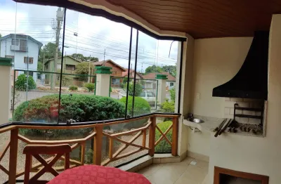 Apartamento de 2 dormitórios no centro de canela,  mobiliado.