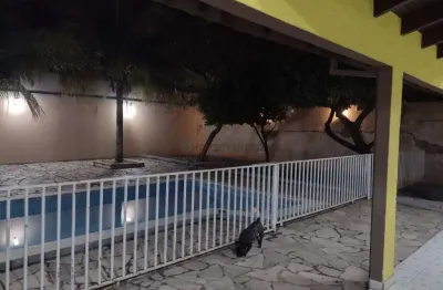 Vende-se casa 3/4 - piscina - energia solar - alto coxipó