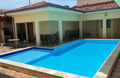 Vende-se sobrado de luxo - 3 suítes - 2 casas - piscina - bairro verdão