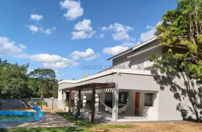 Sobrado localicado na parte mais alta do condomínio flor do cerrado