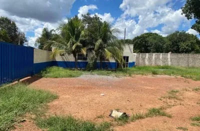 Terreno medindo 1600 m² na região do capão do pequi na av principal