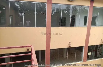 Sobrado de esquina com terreno medindo 870 m², com 737 m² de área construída