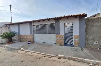 Casa no residencial flor do ipe em varzea grande (atrás da univag)