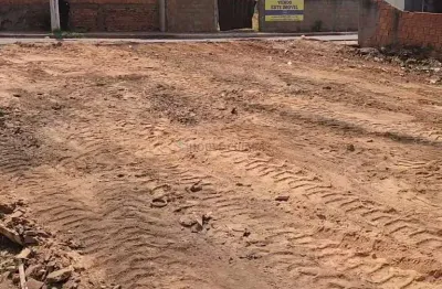Terreno de esquina com 747,98 m² próximo do shopping pantanal