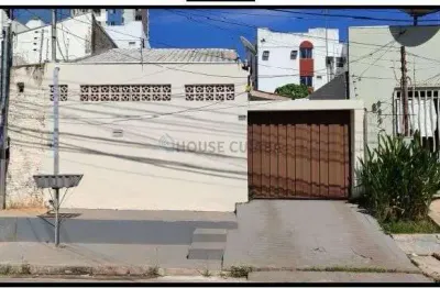 Casa com excelente localização no bairro quilombo, na cidade de cuiabá
