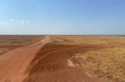 Fazenda totalizando uma área de 57 mil hectares, 30 km da cidade de santana do a
