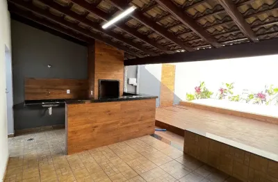 Linda casa no jardim brasília com uma área de lazer completa!