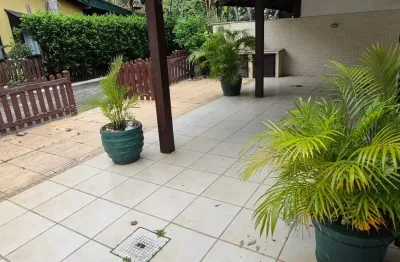 Casa legalizada, com 03 quartos, em vargem grande, rio de janeiro, rj.