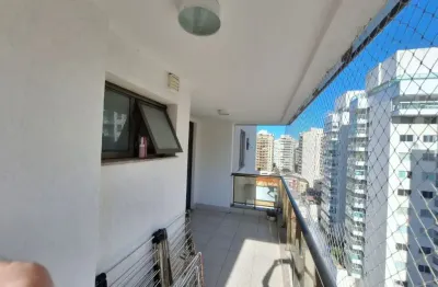 Excelente apartamento de três quartos com duas vagas em icaraí