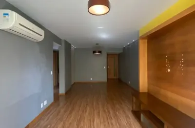 Apartamento de 3 quartos sendo 1 suíte, com 2 vagas em icaraí