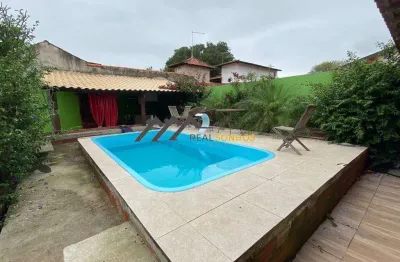Casa na rua principal próximo ao comércio no bairro areal em araruama