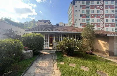 Casa com 3 dormitórios à venda, 177 m² por r$ 895.000,00 - agriões - teresópolis/rj
