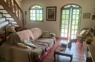 Casa com 2 dormitórios à venda, 96 m² por r$ 700.000,00 - albuquerque - teresópolis/rj