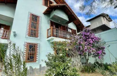 Casa com 5 dormitórios à venda, 344 m² por r$ 1.500.000,00 - golfe - teresópolis/rj