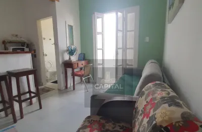Aconchego à beira-mar: 1 quarto a 50m da praia no embaré