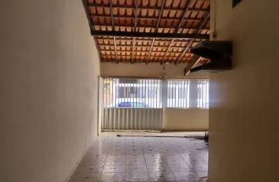 Casa toda varandada em hélio ferraz, próximo ao jardim camburi, com localização privilegiada perto de shopping, escolas e comércios em  geral.