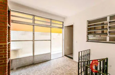 Sobrado 212m² , 3 dormitórios sendo uma suite e 6 vagas no carrão.