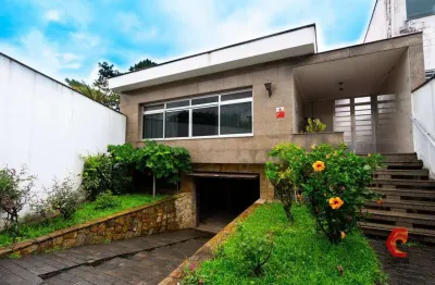 Sobrado com 265 m², 4 dormitórios  sendo 1suítes e 6 vagas na água rasa