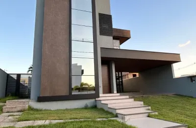 Um dos imóveis mais imponentes de porto velho espera por você. este sobrado no ecoville reúne sofisticação, conforto e conexão com a natureza em cada detalhe.