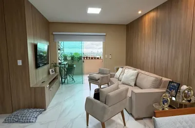 Apartamento duplex alto padrão assinado com muito bom gosto e requinte.