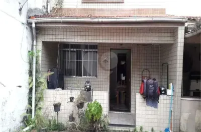 Casa com 3 quartos à venda na Avenida Senador Feijó, Vila Mathias, Santos