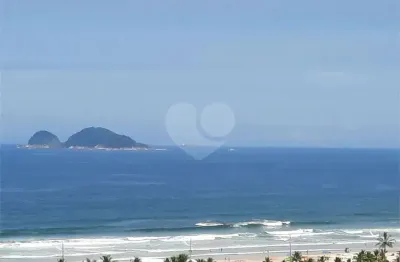 Apartamento com 3 quartos para alugar na Rua Guadalajara, Enseada, Guarujá